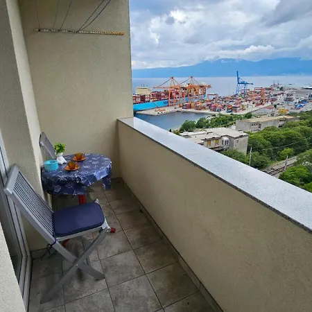 Apartment Mazi *